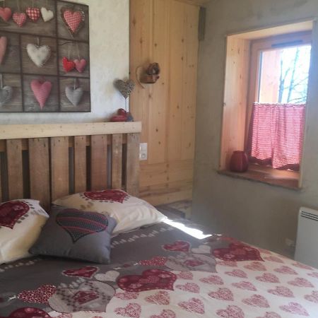 Bed and Breakfast La Gravinette Cruet Zewnętrze zdjęcie