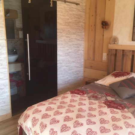 Bed and Breakfast La Gravinette Cruet Zewnętrze zdjęcie