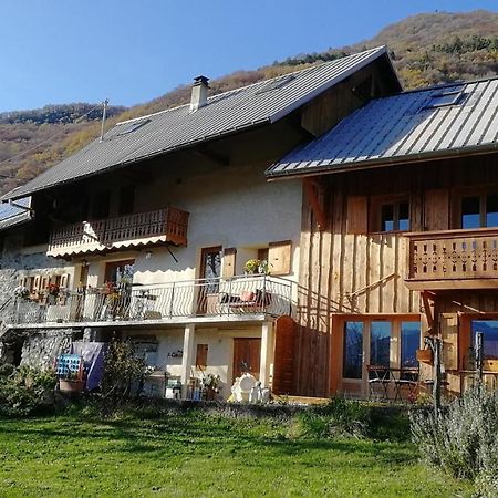 Bed and Breakfast La Gravinette Cruet Zewnętrze zdjęcie