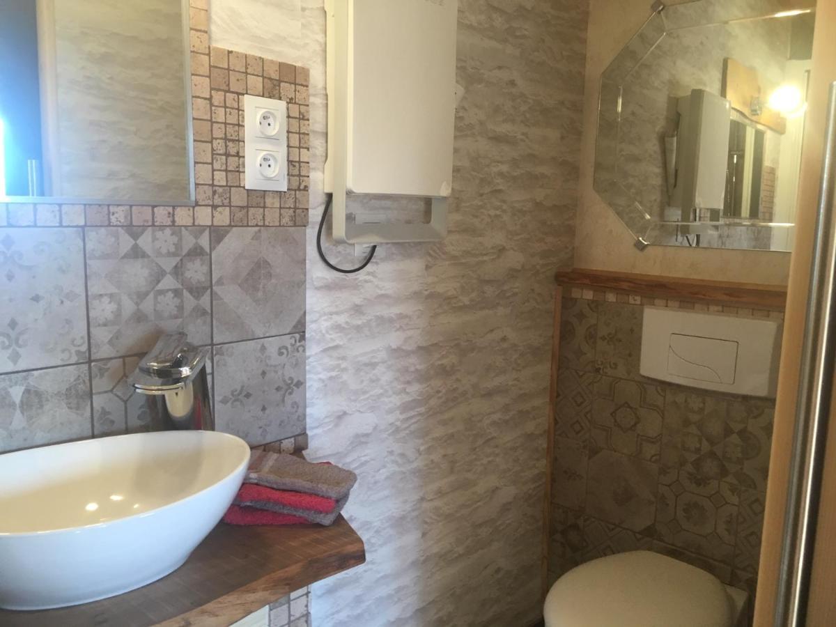 Bed and Breakfast La Gravinette Cruet Zewnętrze zdjęcie