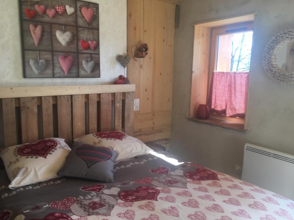Bed and Breakfast La Gravinette Cruet Zewnętrze zdjęcie