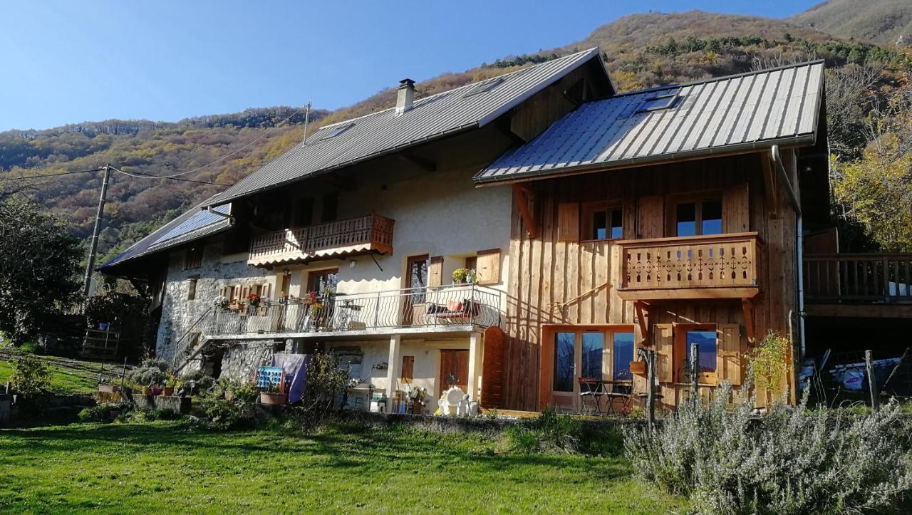 Bed and Breakfast La Gravinette Cruet Zewnętrze zdjęcie